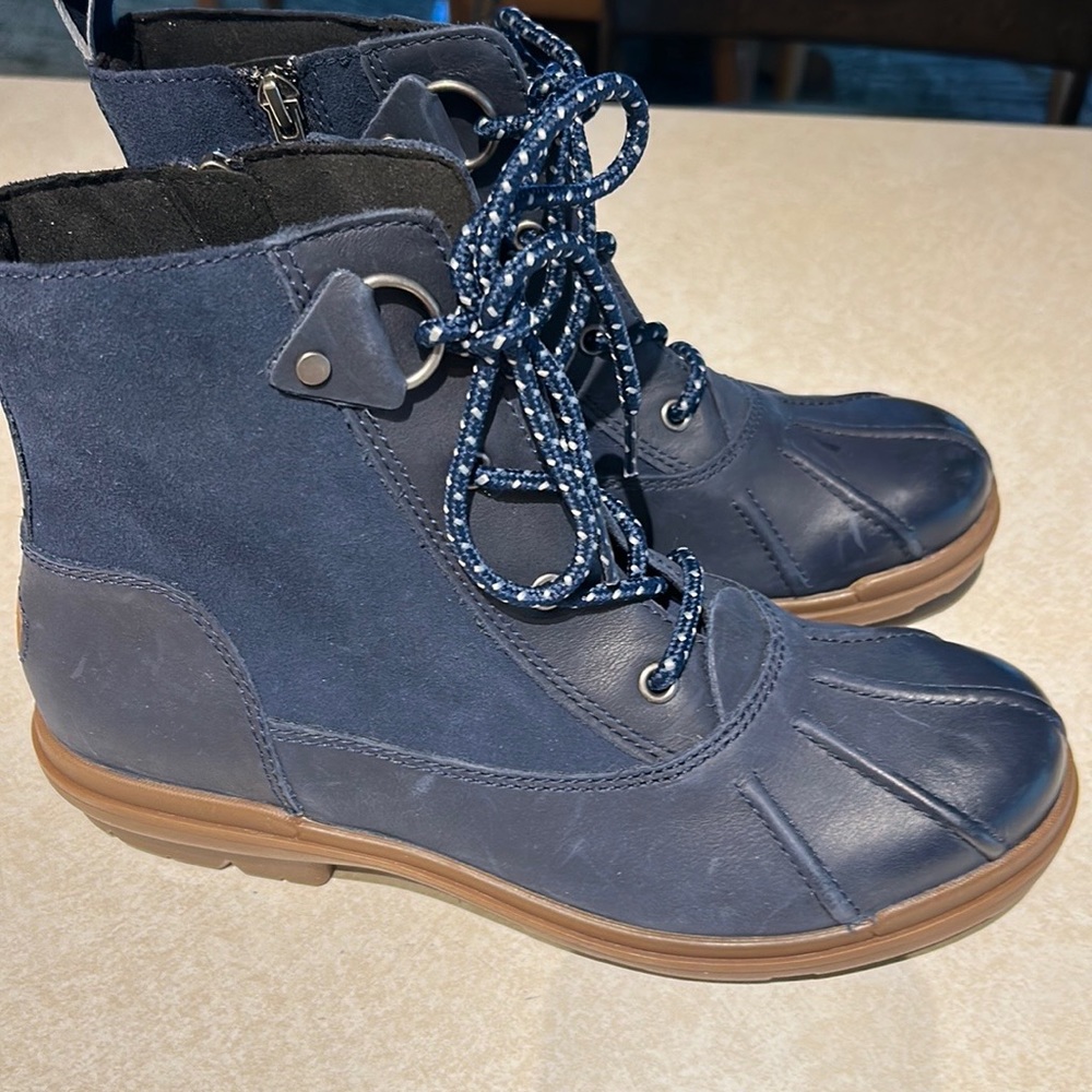 UGG “Hapsburg” Boots 8.5 women’s